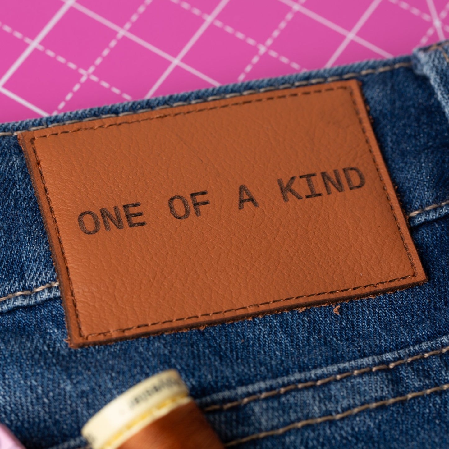 ONE OF A KIND Pack of 2 Leather Jeans Labels - Whisky Tan