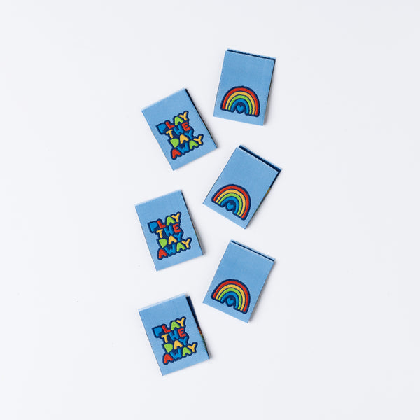 PLAY THE DAY AWAY Pack of 6 woven labels